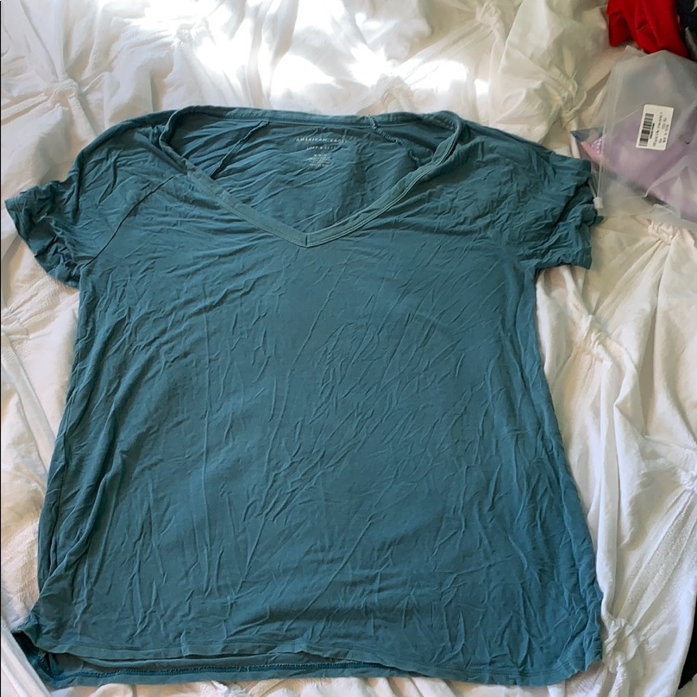 AE soft and sexy v neck